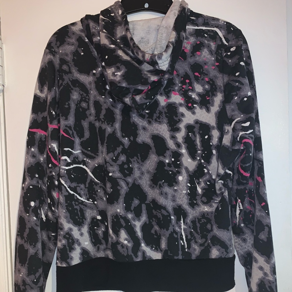 Jogging Suit - Picture 2 of 5